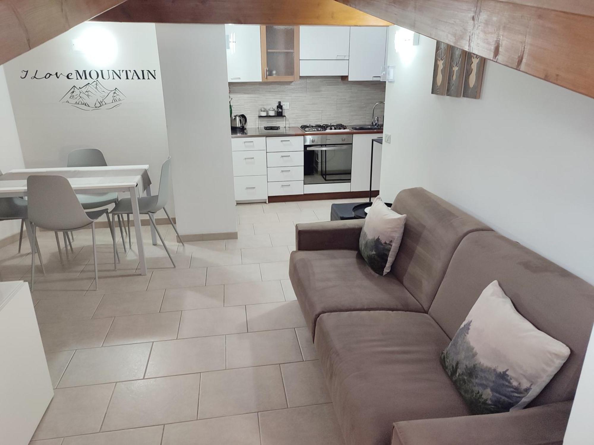 Appartamento Con Giardino Carisolo Eksteriør billede